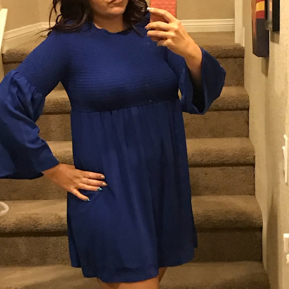❤️LAST NEW M Blue Smocked Bell Sleeve Dress - Picture 5 of 5
